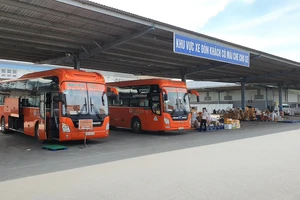 Video: Bến xe Cần Thơ vắng đến lạ sau lệnh tạm dừng đi, đến 39 tỉnh