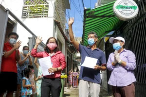 Video: Thêm một con hẻm ở Gò Vấp được gỡ phong tỏa vì COVID-19