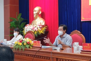 Video: Bí thư Cà Mau quyết tâm kiểm soát dịch kiểu ‘con kiến cũng phải thấy’