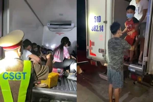 Video: Phát hiện 15 người có cả trẻ em trong thùng xe đông lạnh 'thông chốt'