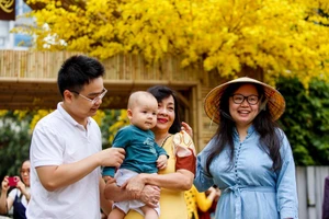 Video: Cuối tuần du xuân Phố ông đồ ở TP.HCM