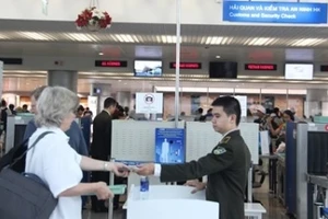 Sân bay Tân Sơn Nhất cải thiện ứng xử với 'thượng đế'