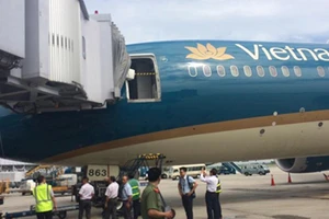 'Giấc mơ bay' của Vietnam Airlines gặp sự cố ở Nội Bài