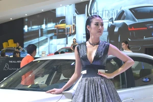 Ô tô tiếp tục giảm giá cả trăm triệu đồng/chiếc 