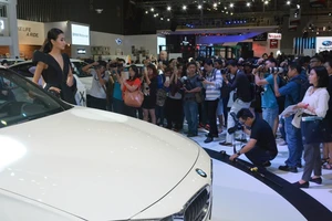 Giá ô tô tại Việt Nam vẫn rất cao dù liên tục giảm