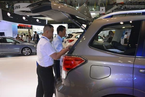 Nhiều mẫu ô tô bán tháo, 'chết yểu' vì không ai mua