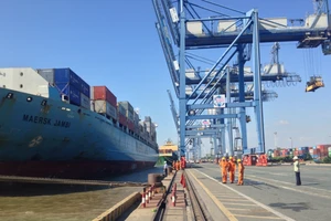 Giao dịch xuyên biên giới của Việt Nam tăng 15 hạng