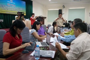 Lo bị 'bẻ kèo', doanh nghiệp bắt tay với người nhà