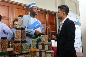 1.000 khách quốc tế đến Việt Nam tìm hiểu hạt điều