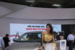 Ô tô ngoại nhập về Việt Nam bất ngờ tăng đột biến