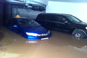 Làm sao để tránh mua phải ô tô cũ từng bị thủy kích?