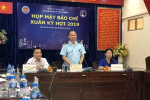 Hải quan lập trung tâm 'mắt thần' soi hàng cấm, ngà voi... 