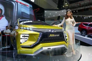 Xe nhập khẩu bán chạy ào ào, xe lắp ráp 'khóc thầm'