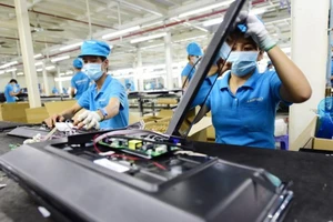 Việt Nam chi 30 tỉ USD nhập thiết bị, linh kiện... Trung Quốc