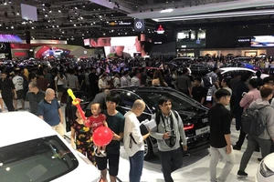 Ô tô nhập khẩu ồ ạt vào Việt Nam