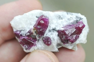 Xuất khẩu đá quý, Việt Nam thu về gần 2 tỉ đôla