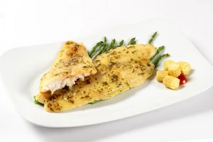 Người Nhật 'khoái' món cá tra chiên Việt Nam 