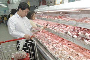 Hơn 25.000 tấn thịt heo Canada, Đức... ồ ạt vào Việt Nam