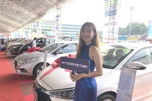 Người mua ô tô hồi hộp chờ được giảm 50% phí trước bạ