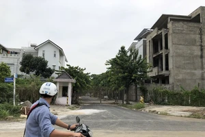 Giá nhà đô thị cao hơn hàng chục lần thu nhập người dân