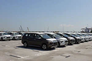 Xe nhập khẩu hơn 500 triệu/chiếc vẫn nhập ào ào về VN