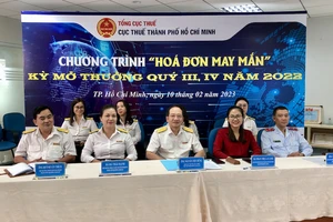 2 người mua thuốc trúng ‘hóa đơn may mắn’ 50 triệu đồng