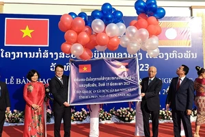 Tập đoàn THACO chính thức bàn giao sân bay Nong Khang cho Lào 