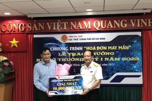 Nhiều nhà thuốc tây trúng giải hoá đơn may mắn