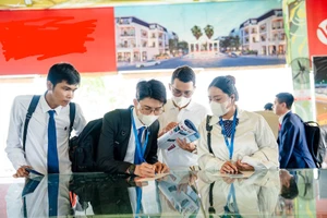 Bỏ quy định bắt buộc giao dịch bất động sản qua sàn