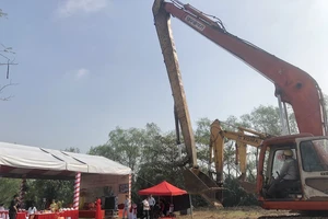 Khởi công lại dự án nhà ở 'đứng hình' 20 năm ở Nhà Bè 