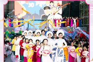 Rực rỡ sắc màu tại cuộc thi Duyên dáng Áo dài TP.HCM trên phố Nguyễn Huệ