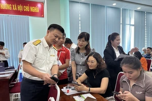 Hàng ngàn hộ kinh doanh tiên phong chuyển từ thuế khoán sang kê khai