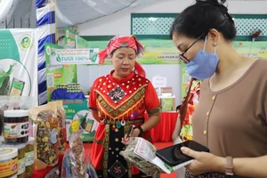 Thị trường Tết Bính Ngọ: Đặc sản vùng miền lên ngôi 