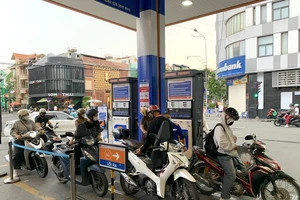 Phối hợp nhịp nhàng, đồng bộ nhiều giải pháp để hạ nhiệt giá xăng dầu