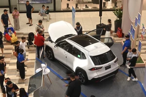 Giá xăng dầu tăng cao: Xe điện, hybrid lên ngôi?