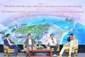 Vốn ngoại săn lùng tài sản chuẩn, bất động sản Việt Nam hưởng lợi