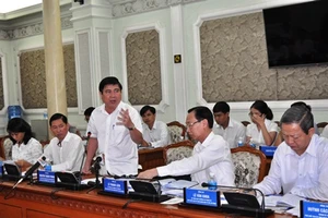 Chủ tịch Nguyễn Thành Phong 'lệnh' cho 4 cấp phó đi chống ngập