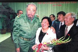 Bà Nguyễn Thị Hoài Thu: “Tôi để tang cho Fidel“