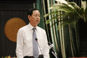 Có cán bộ thuế 'đi đêm' với doanh nghiệp