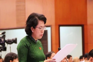 Siêu mẫu, diễn viên quảng cáo sản phẩm: Kiểm soát sao?