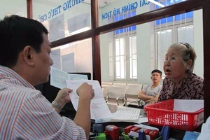 TP.HCM: Động viên hơn 1.000 cán bộ nghỉ hưu trước tuổi