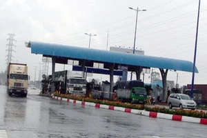 Kết thúc thu phí trạm xa lộ Hà Nội trước một năm