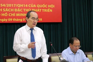 Bí thư Nhân: Chủ tịch quận quản lý dân số bằng nửa tỉnh