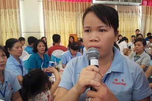 Nước mắt của nữ công nhân 8 năm chưa về quê ăn Tết 