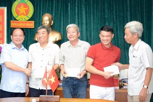 TP.HCM khen thưởng lực lượng phá vụ giết 5 người