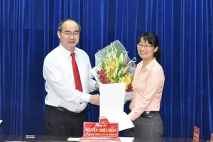 Bí thư quận Gò Vấp làm chủ tịch Liên đoàn Lao động TP.HCM