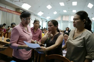 Buổi tiếp xúc cử tri ở quận 2 'nóng rực' về dự án Thủ Thiêm 