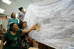 Cử tri quận 2 thay nhau 'tố' việc thu hồi đất ở Thủ Thiêm