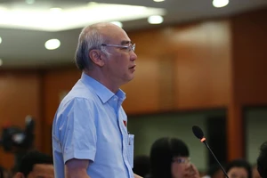 Đại biểu HĐND TP.HCM truy việc thất thu phí đậu ô tô