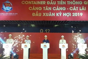 Tân Cảng phát lệnh làm hàng đầu năm